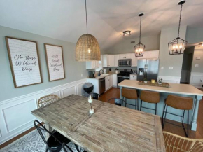 Fabulous 4BR only 1.5 blocks to the beach!